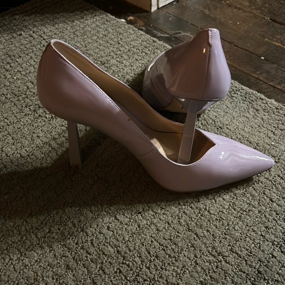 J-Lo lavender pumps.